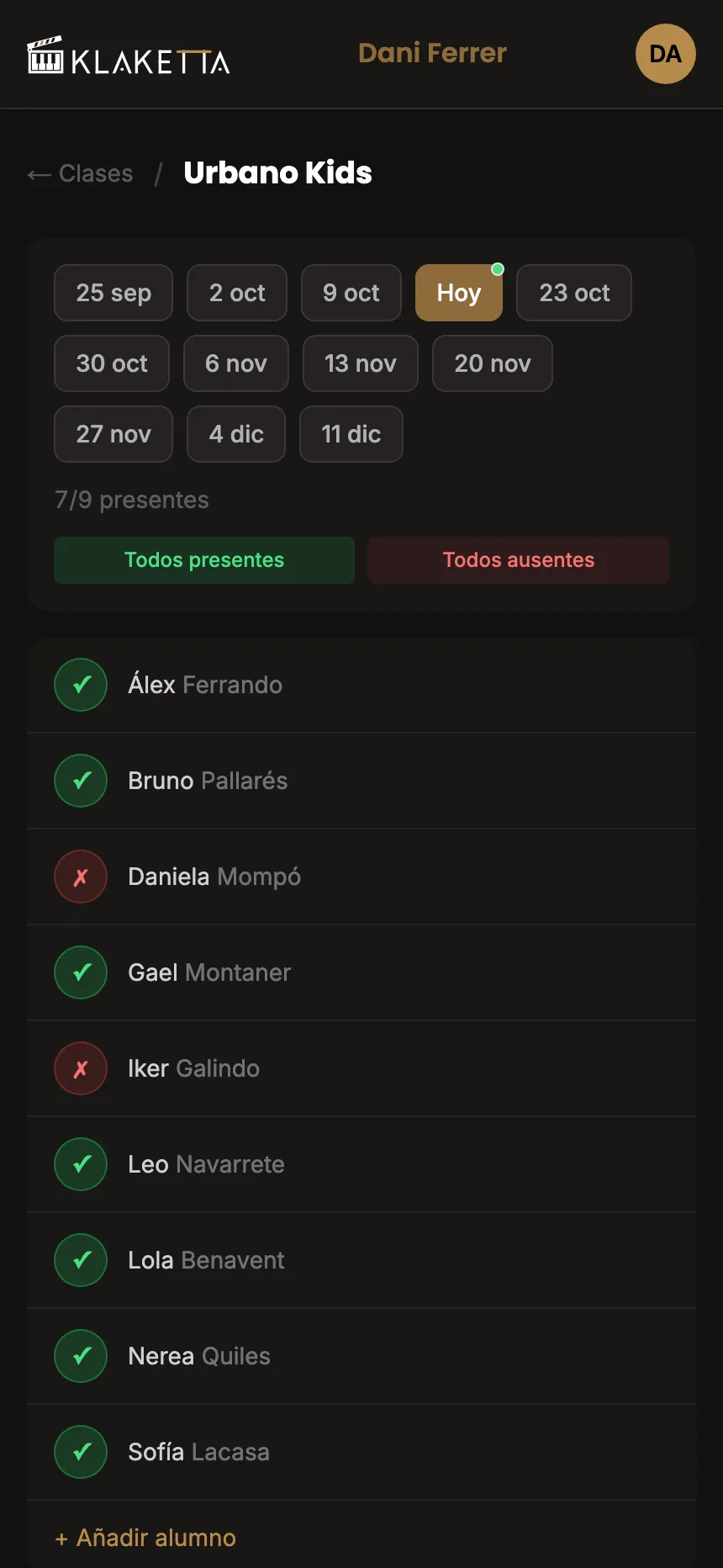 Pasar lista desde el móvil: la clase de hoy con cada alumno marcado como presente o ausente